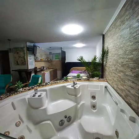 Apartment Studio Jacuzzi Royal Town